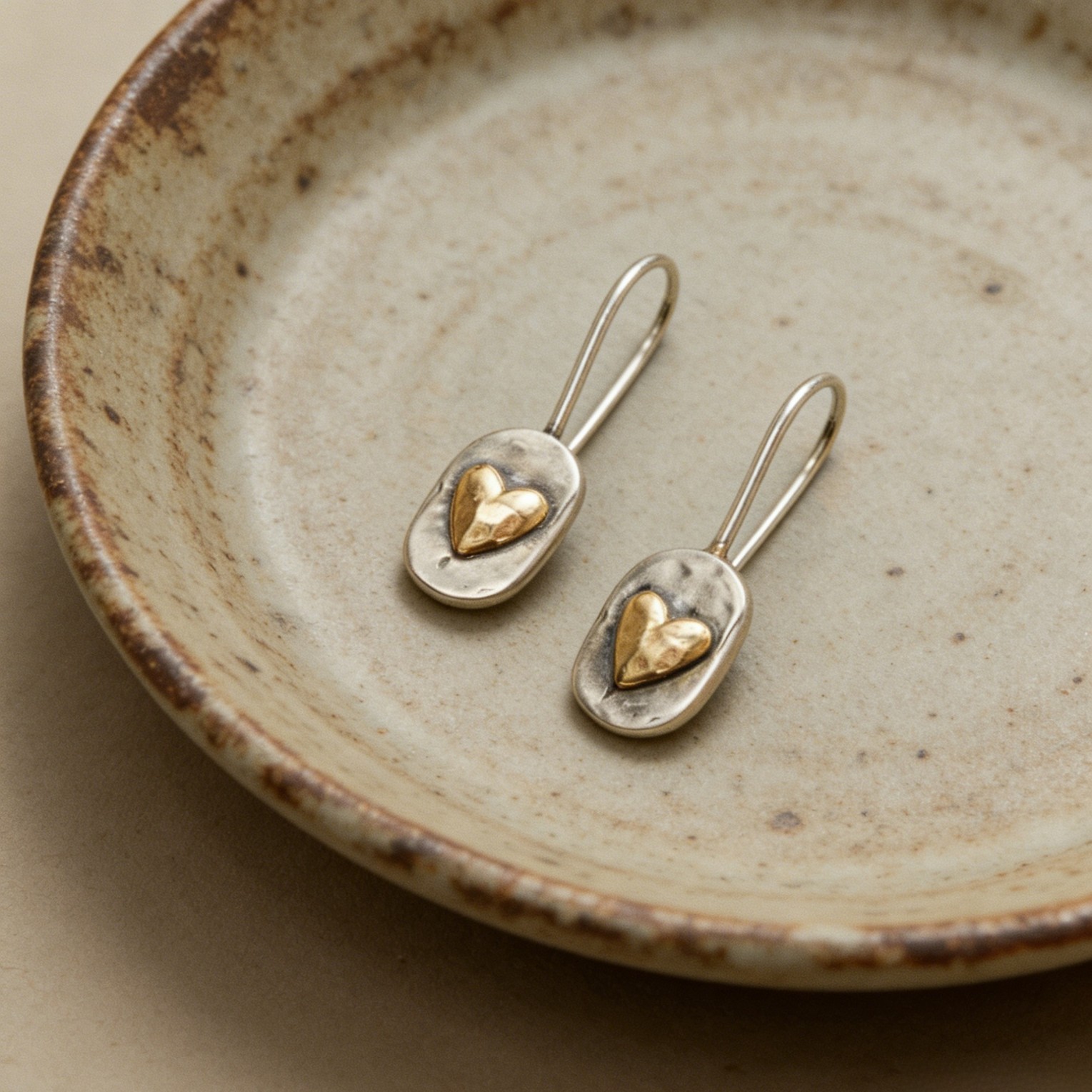 New Simple Style Oval Geometric Carved Heart Shape Women Earrings Ear Jewelry