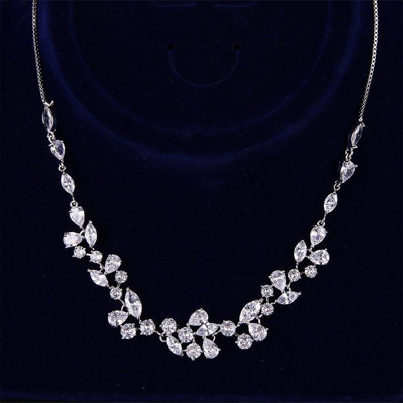2024 new brilliant bridal flower necklace, wedding dress accessories, crystal jewelry, women's necklaces