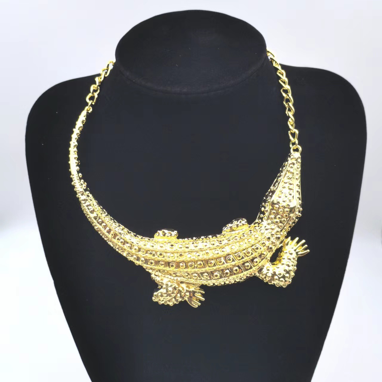 New gold crocodile necklace exaggerated ornament