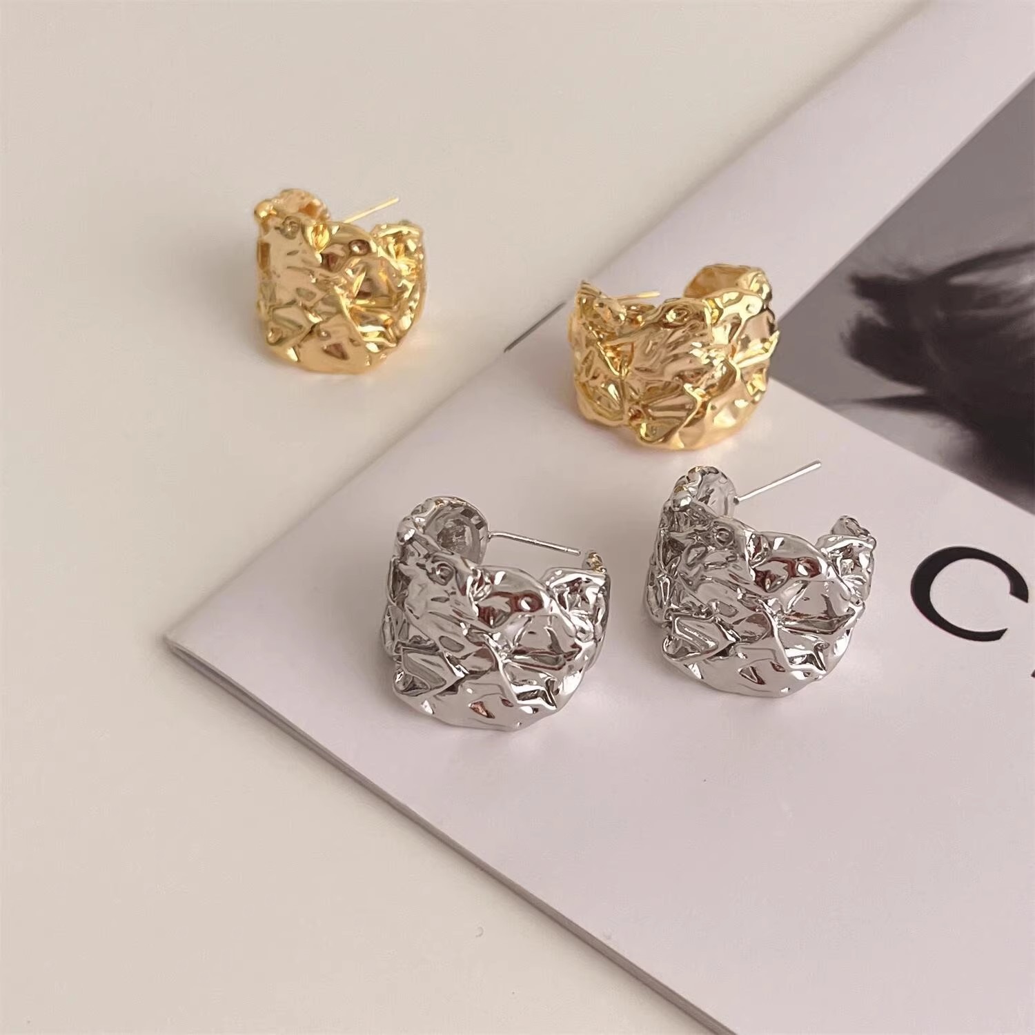 INS Exaggerated Lava C Hoop Niche Wrinkled Wide Face Gold-Plated Ear Hoops Earrings