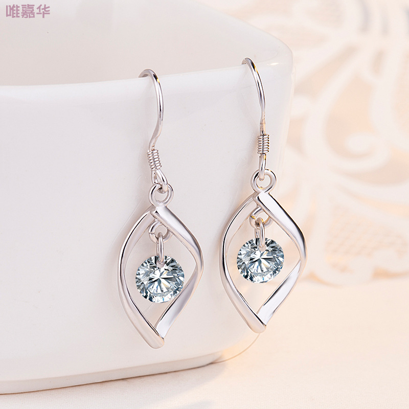Rotating sparkling diamond earrings for women, long earrings, long earrings for women, women's accessories