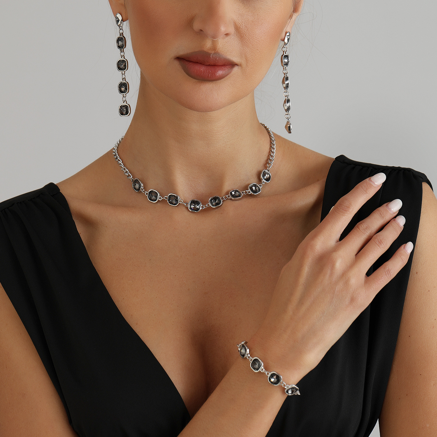 Accessories Geometric Black Diamond Gemstone Necklace Earrings Three-piece Set Wind Evening Dress Necklace