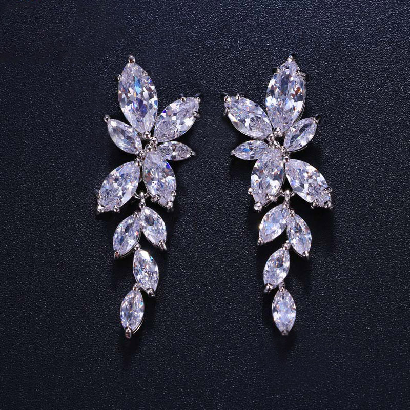 Peridot women's flower zirconia earrings