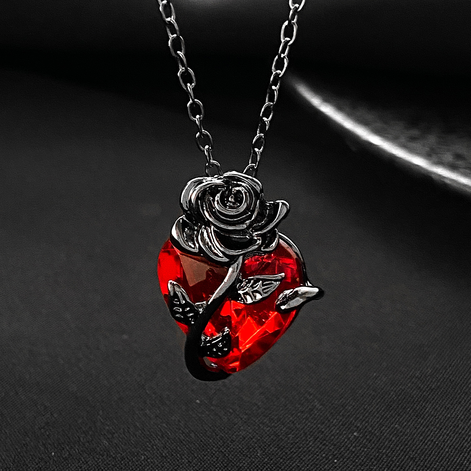 Love Rose Flower Necklace Women Gothic Winding Flower Heart Collarbone Chain Valentine's Day
