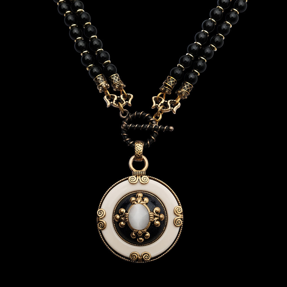 European Series White Round Pendant Vintage Natural Black Agate Beaded Chain Necklace