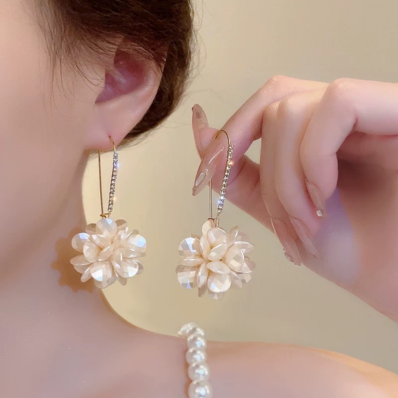 Diamond Flower Pearl Earrings for Women Cluster Ear Hooks Ear Drops Ear Accessories