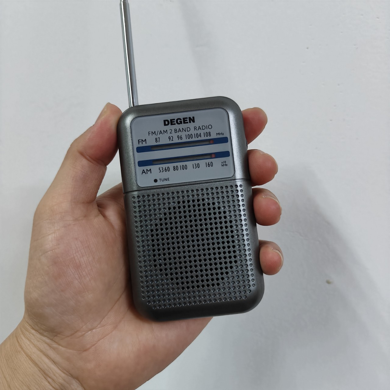 Original Degen DE333 Ultra-thin Mini FM AM Radio Portable AM FM Radio