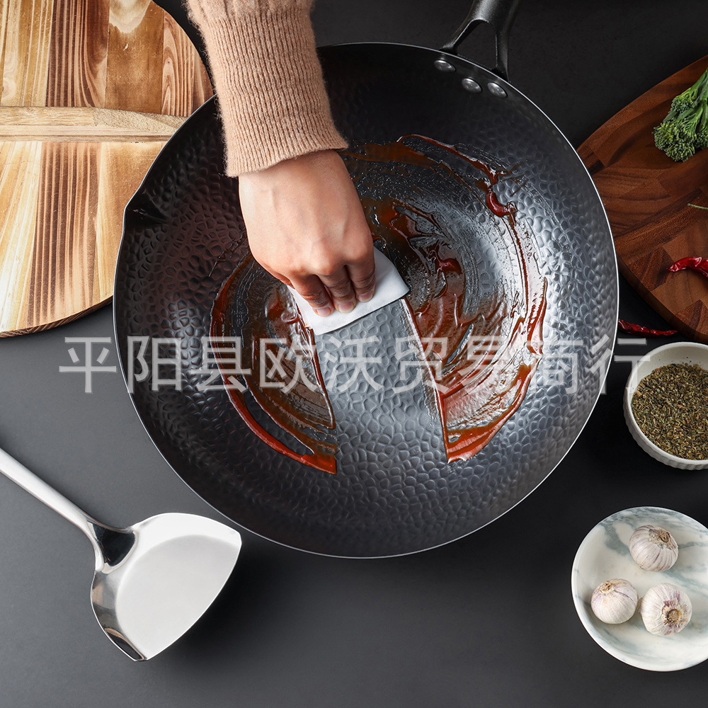 Carbon steel wok wrought iron household uncoated old-fashioned frying pan not easy to stick gas stove induction cooker universal pan