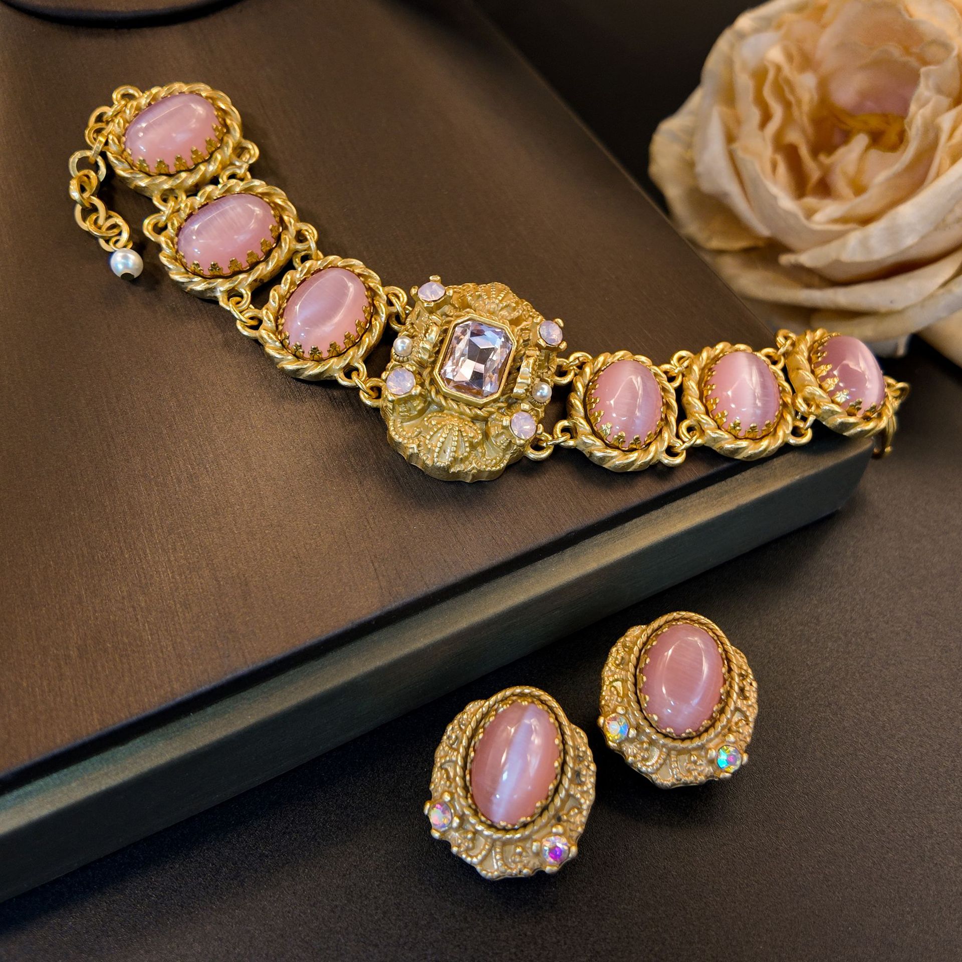 Pink cat's eye palace style lace bottom rhinestone earring woven texture necklace women's accessories