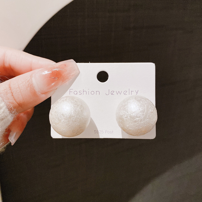 Simple pleated pearl ear studs cotton ball silver needle ear studs ear accessories