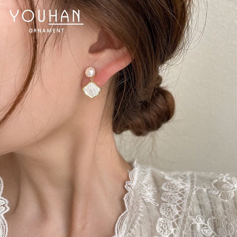 Fan-shaped shell pearl ear studs S925 silver needle earrings women mother-of-pearl ear accessories new ear drops