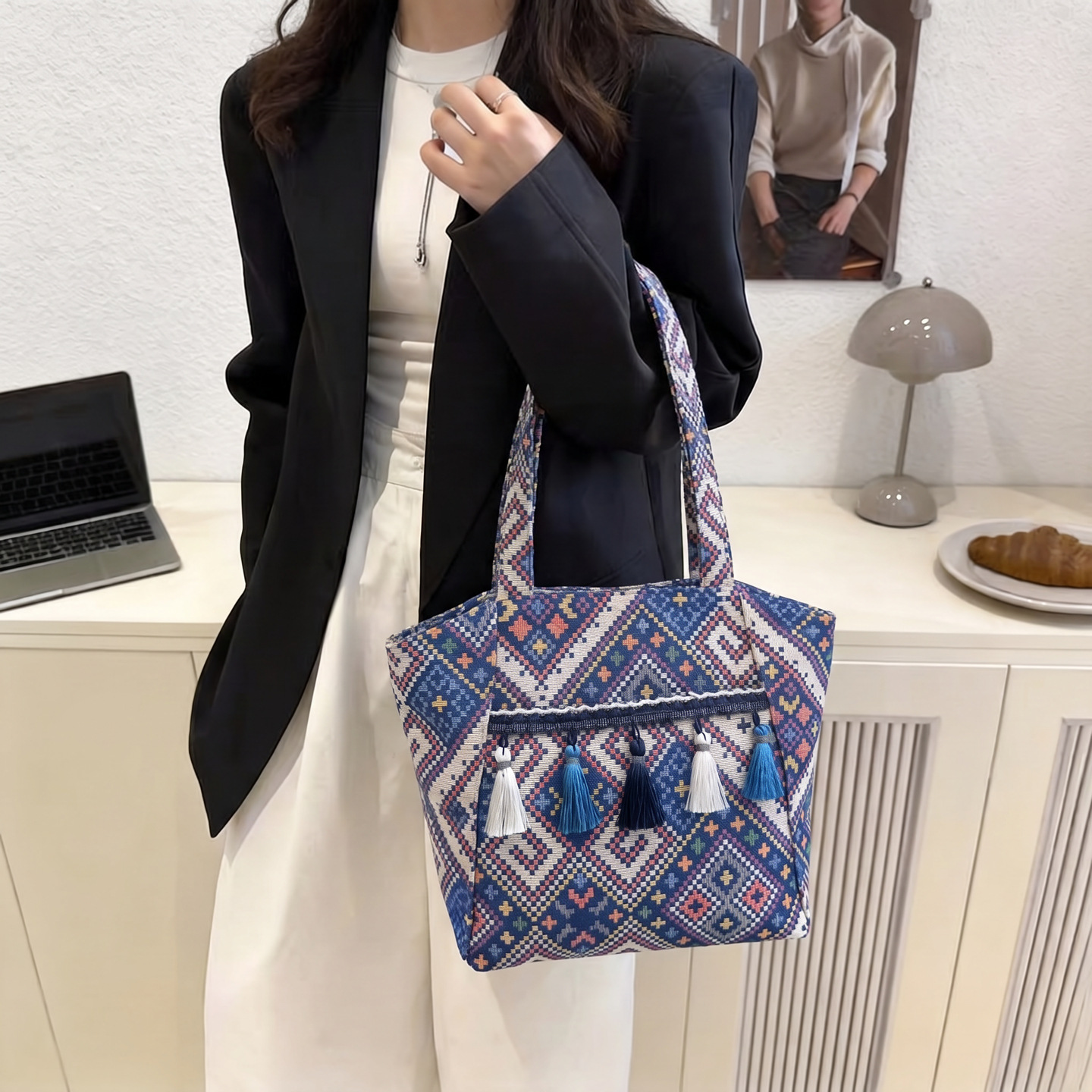 2026 New Large Capacity Underarm Bag Women New Chinese Style Handbag Ethnic Style Fringe Single Shoulder Bag