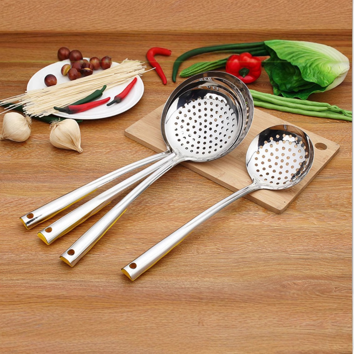 Thickened connected handle punched large slotted spoon, large slotted spoon, hot pot slotted spoon, oil drum slotted, fried basket steel handle rice slotted, punched slotted spoon