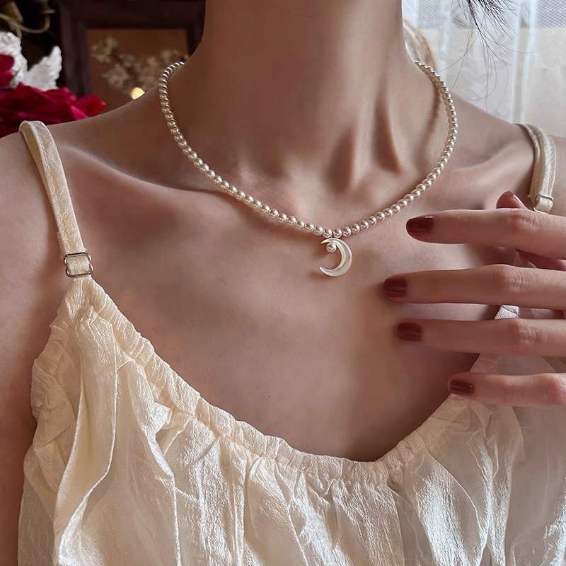 Moon white mother-of-pearl pearl necklace natural women's collarbone chain pearl bead necklace niche accessories