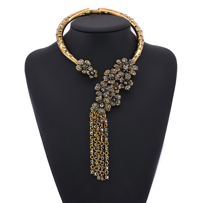 Big brand exaggerated jewelry luxury full diamond flower necklace tassel fake collar banquet accessories