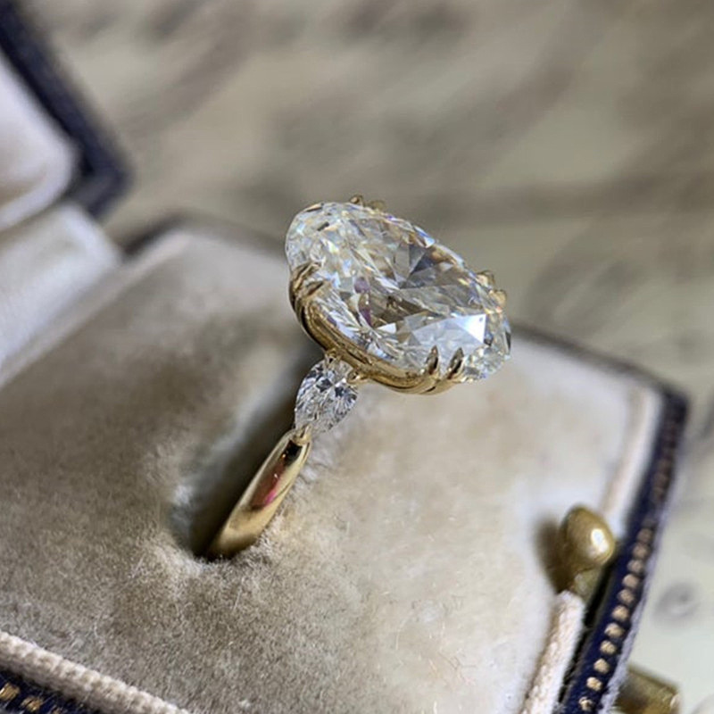 Cao Shi Exclusive Jewelry 10*14mm Oval Zircon Ring Pigeon Egg Engagement Ring