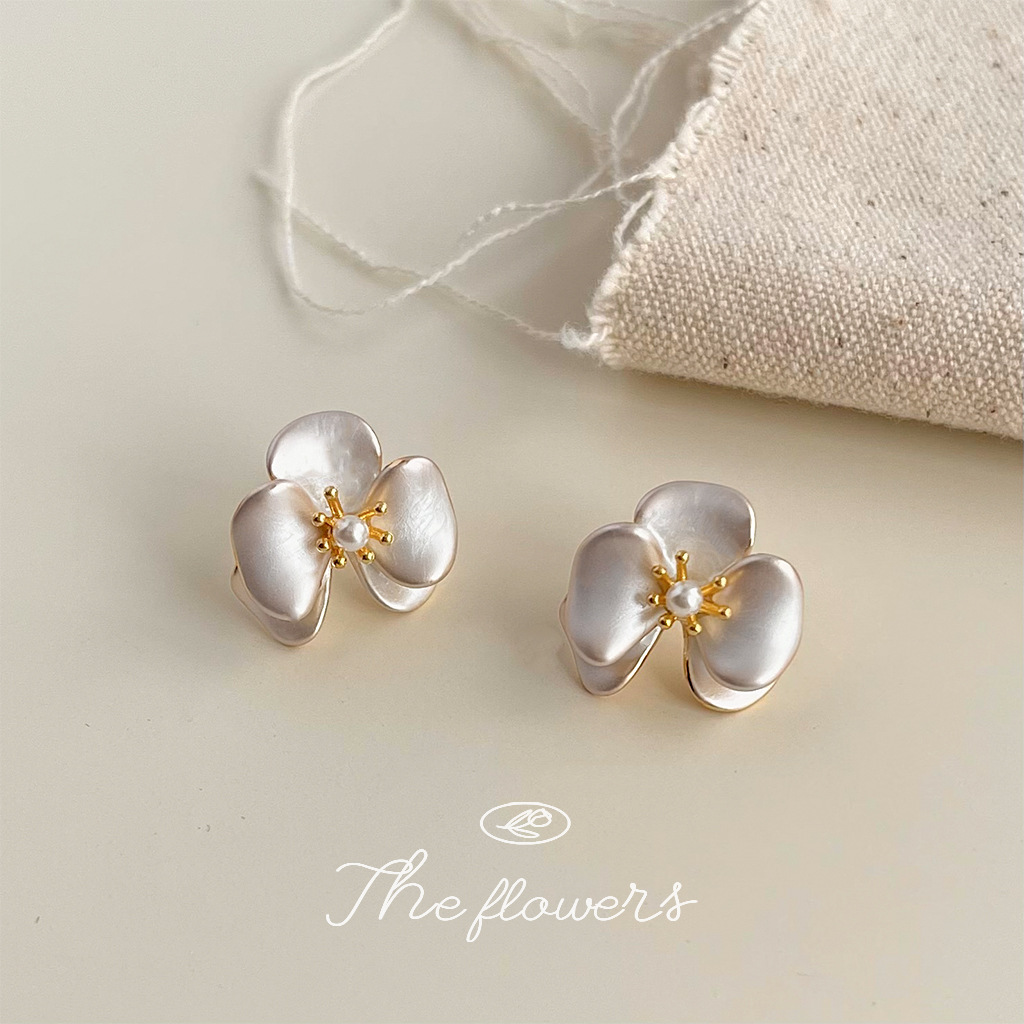 Three-dimensional butterfly orchid flower plated 14K new earrings for women, commuting elegant 2025 earrings