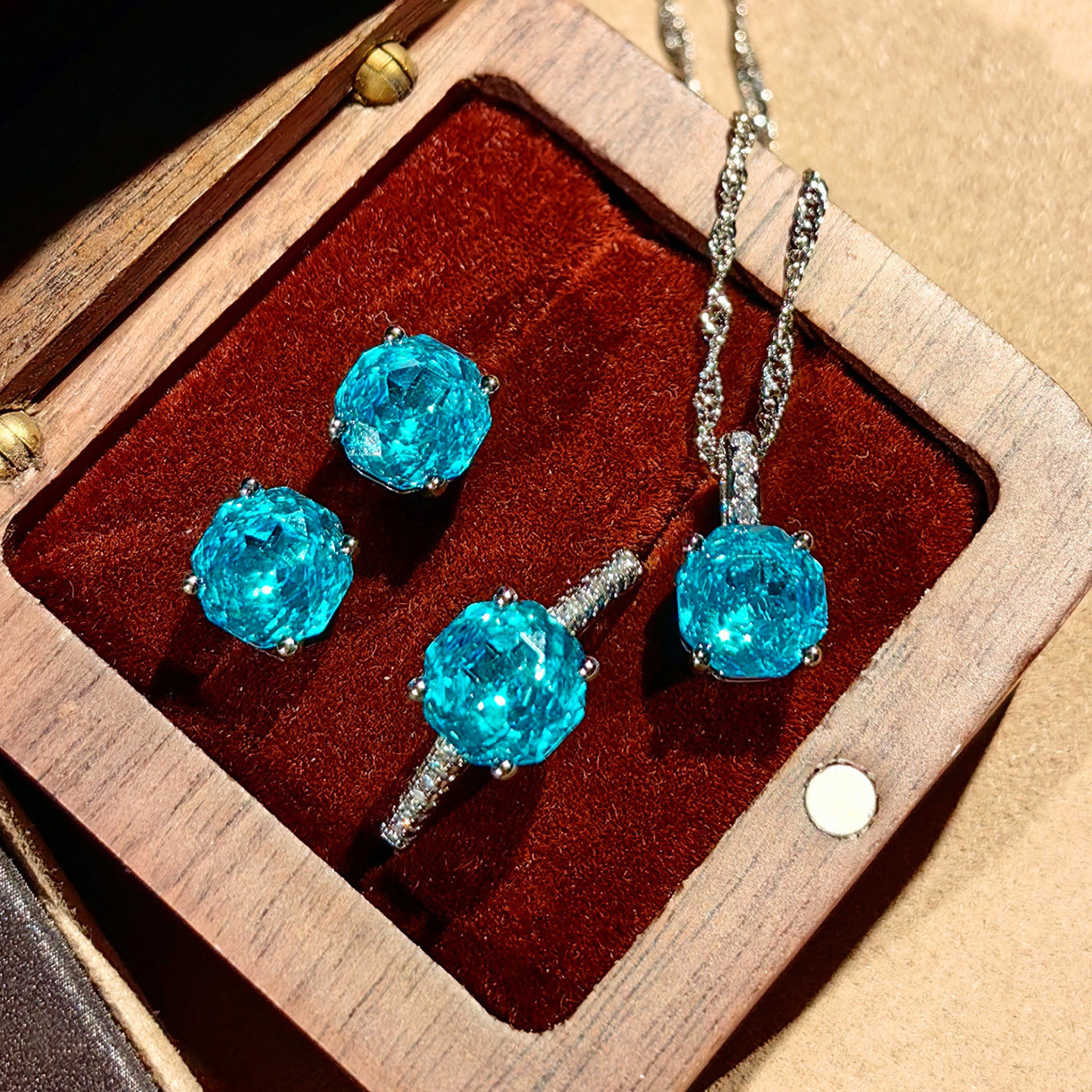 Octagonal millennium rose cut Paraiba necklace pendant inlaid high carbon diamond炫彩 diamond earrings yellow diamond ring women