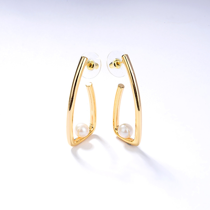 Triangular Three-Dimensional Modern Brass Gold-Plated Inlaid Natural Freshwater Pearl Earrings for Women