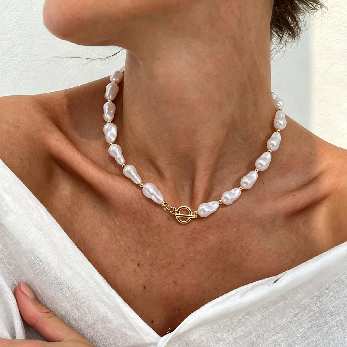 Jewelry stacked pearl necklace women exaggerated baroque pearl pendant collarbone chain