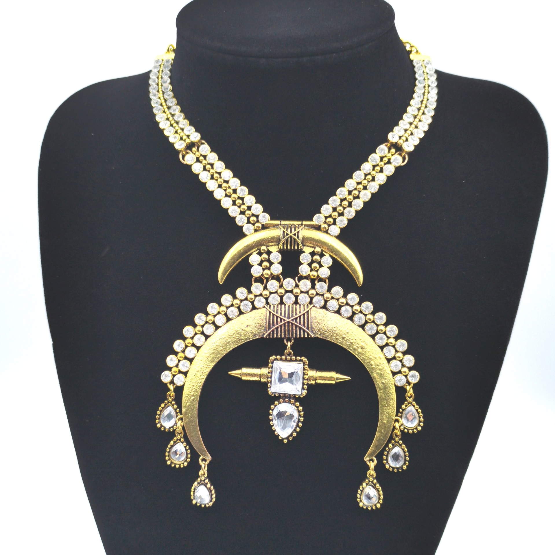 Exaggerated luxury palace style collarbone chain bride drop necklace