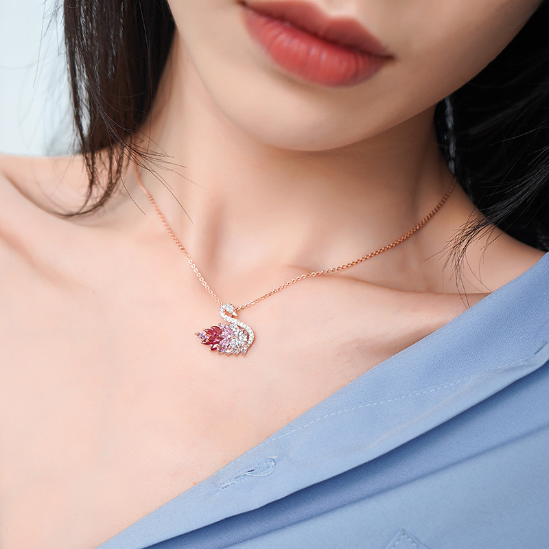 Black swan simple new women's pendant necklace gradient fluffy duck clavicle chain necklace