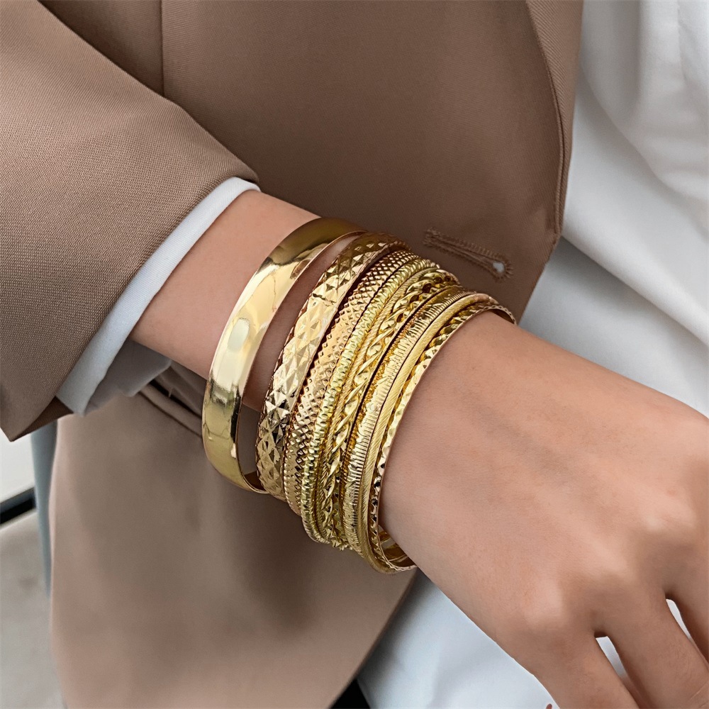 Ethnic Style Alloy Bracelet Wide Bangle Set Women Gold Smooth Bangle Bracelet Ten-Piece Set