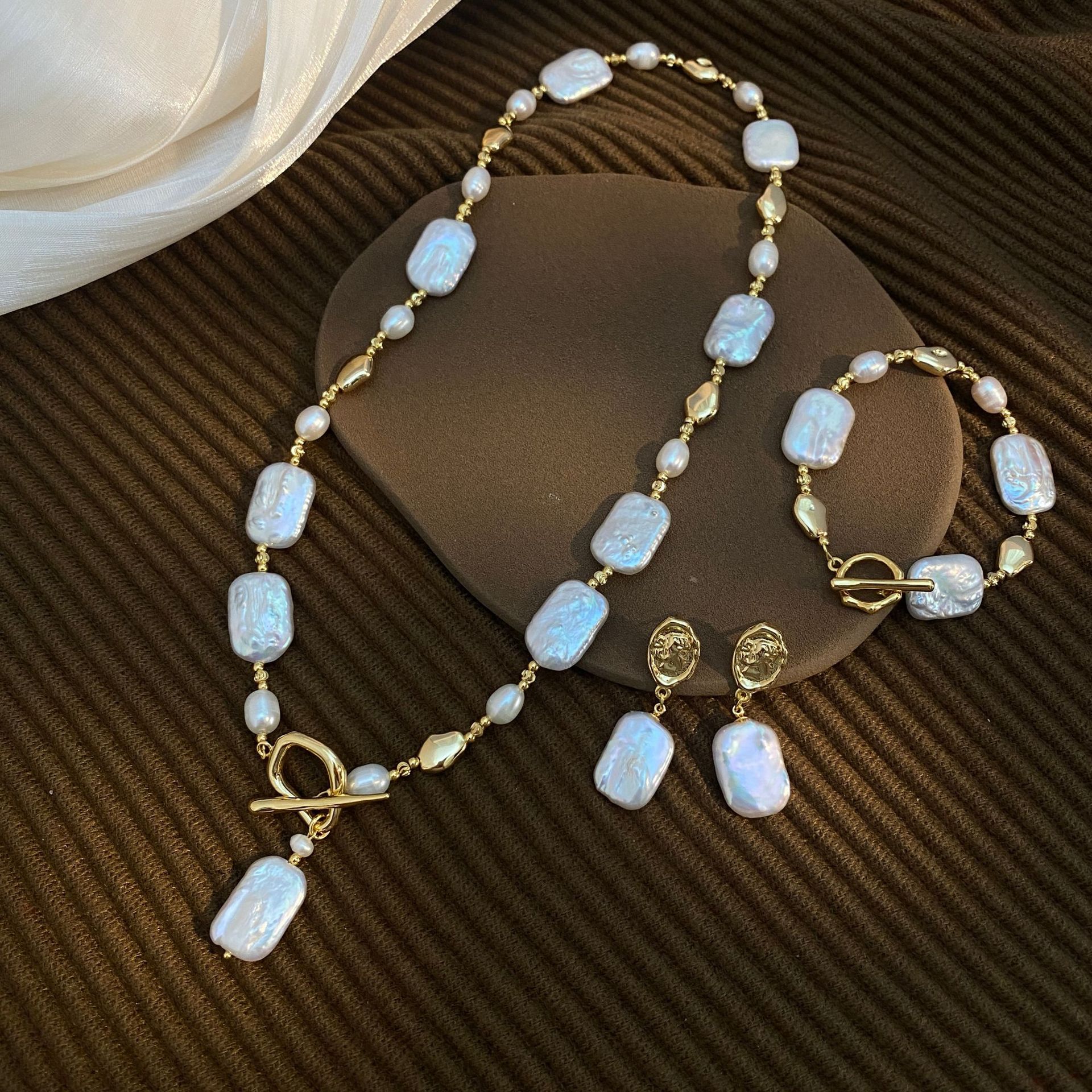 Baroque natural freshwater pearl necklace, exquisite gift accessory, baroque pendant
