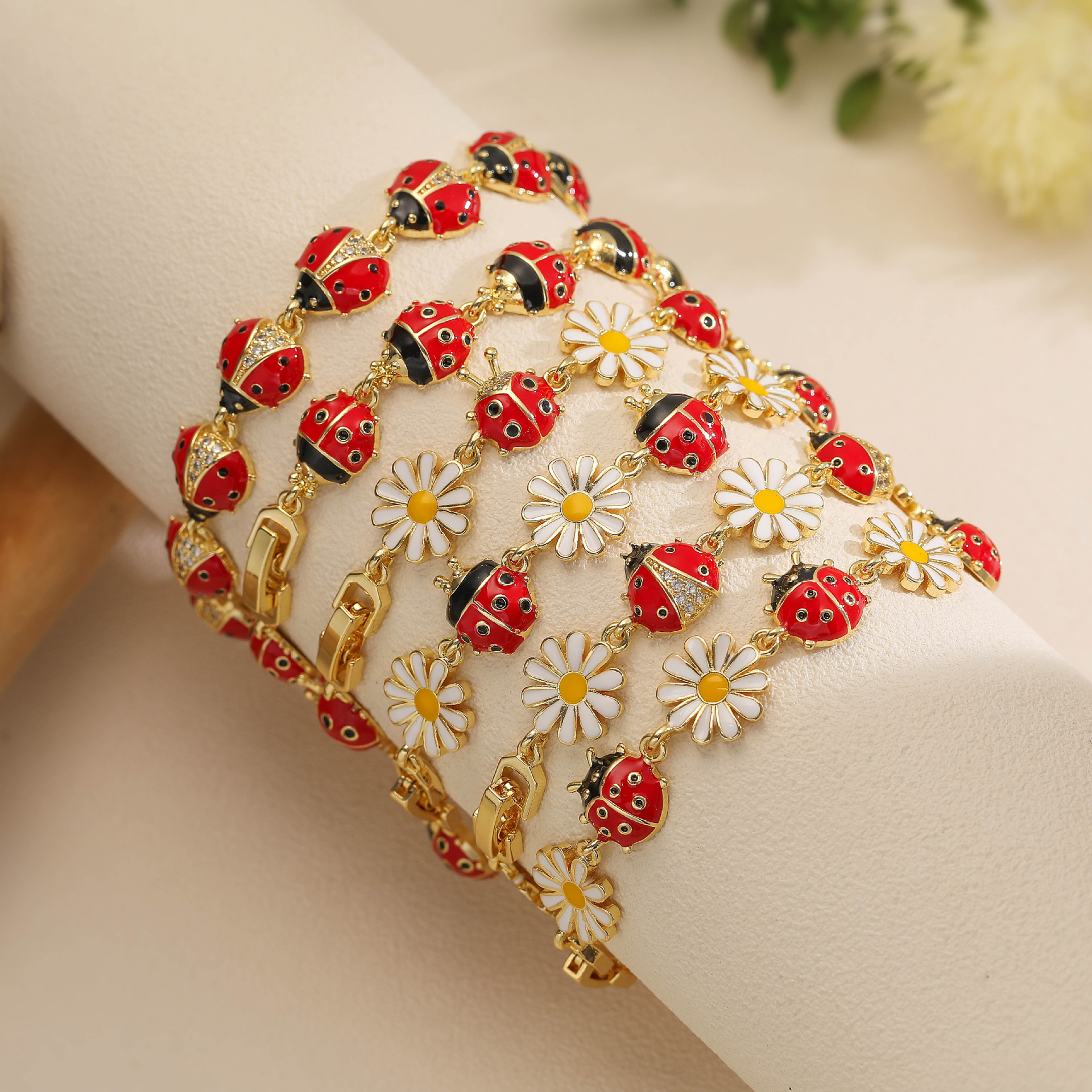 Fresh and Cute Colorful Drip Oil Beetle Daisy Patchwork Bracelet for Women Unique Flower Ladybug Bangle