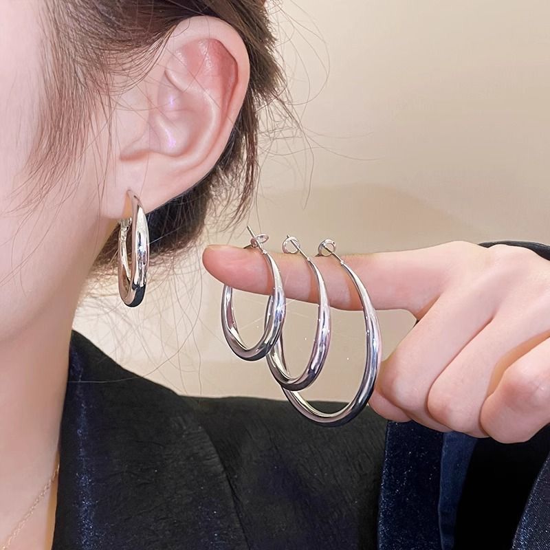 Silver Plain Circle S925 Silver Needle Ear Hoops Women 2025 New Round Face Earrings Niche Circle Ear Accessories