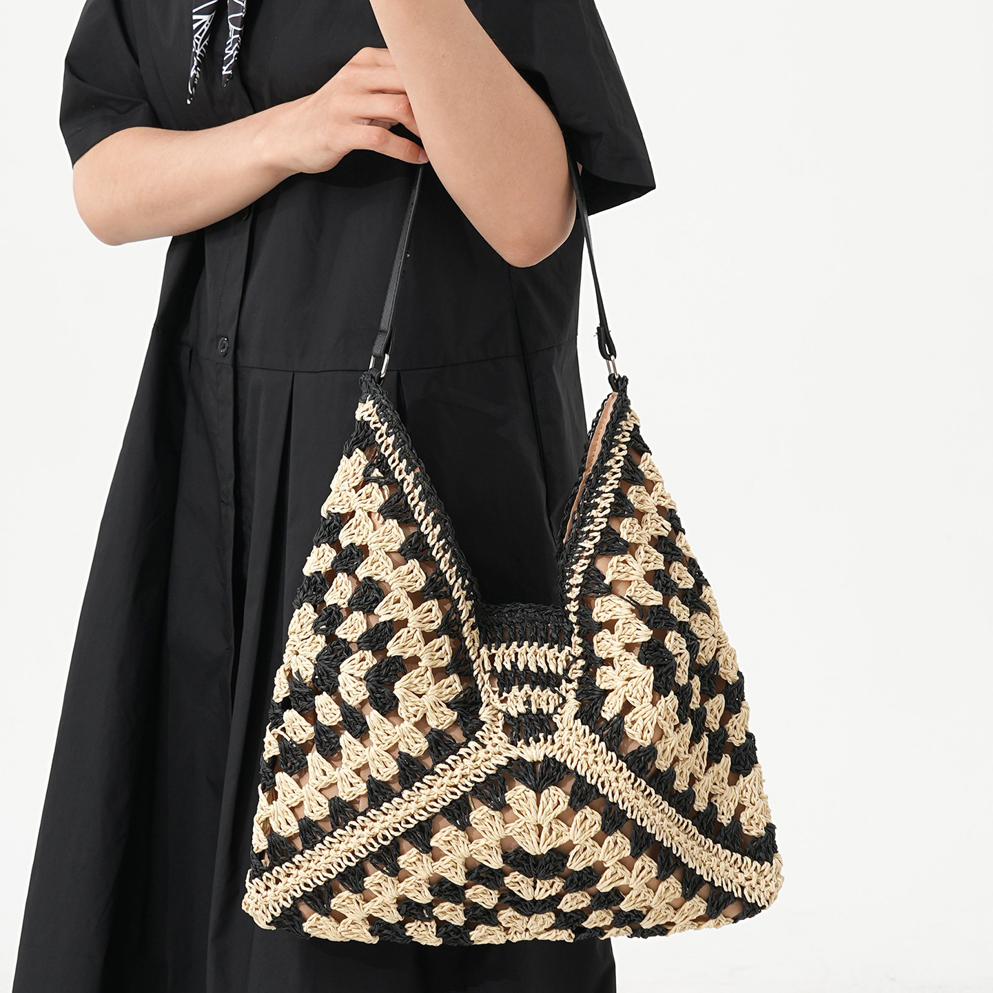 Hollow Paper Rope Straw Bag New Handwoven Bag Women's Large Capacity Single Shoulder Tote Bag Vacation Beach Bag
