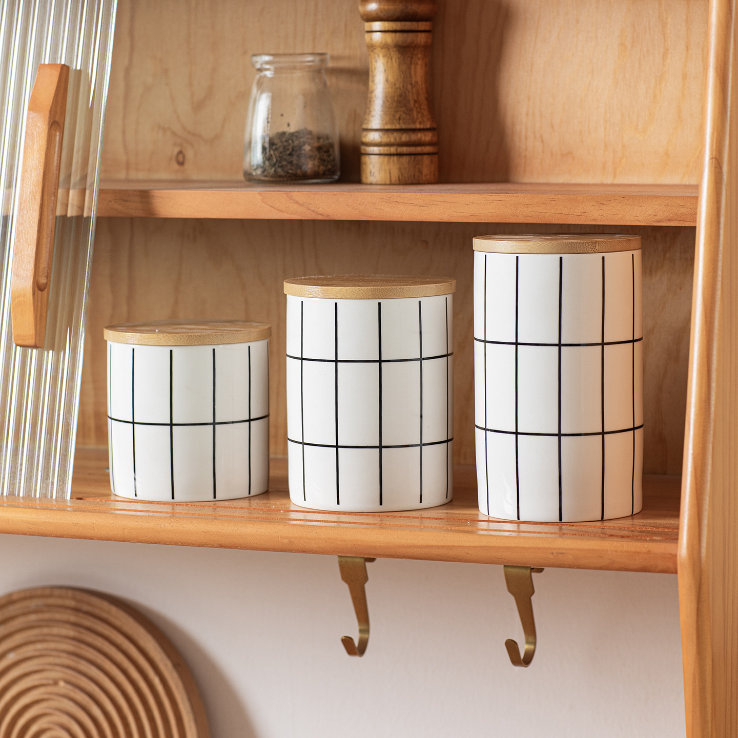 Nordic round heat-resistant ceramic airtight jar large storage jar storage jar three-piece set with lid set