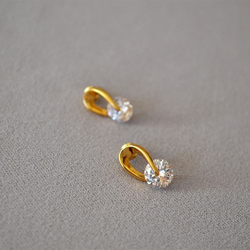 Japanese-Korean simple delicate small shiny zirconium 925 silver pin ear studs ear accessories daily commuting