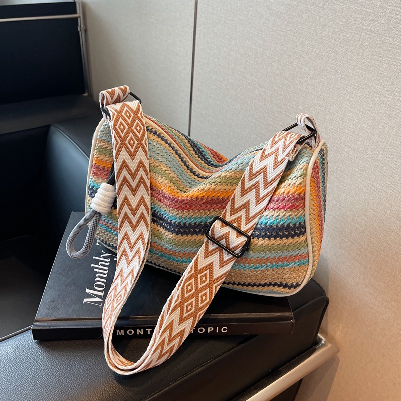 Handwoven Bag for Women 2025 New Summer Crossbody Bag Popular Beach Vacation Shoulder Bag Straw Bag