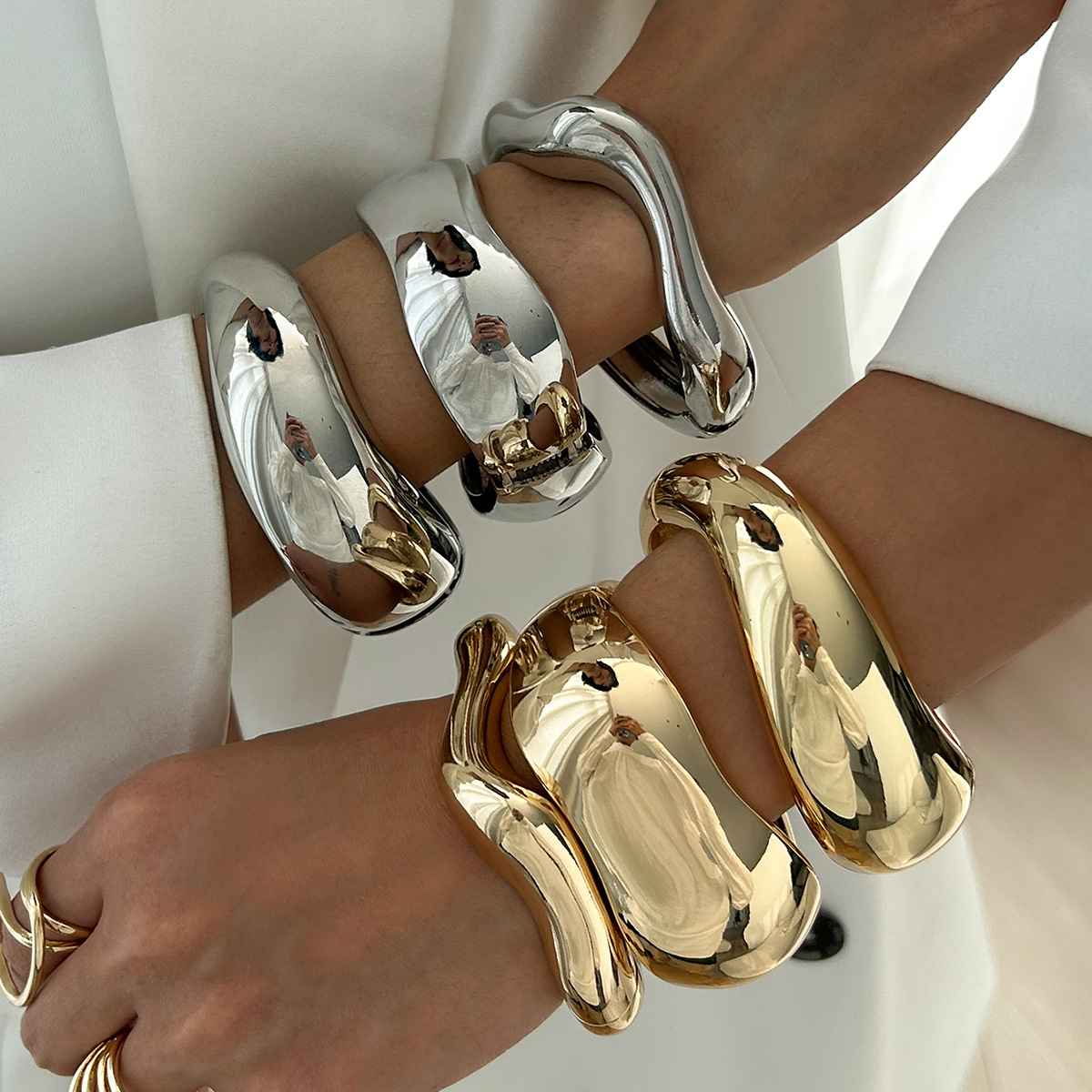Exaggerated heavy metal smooth bangle geometric wide bracelet