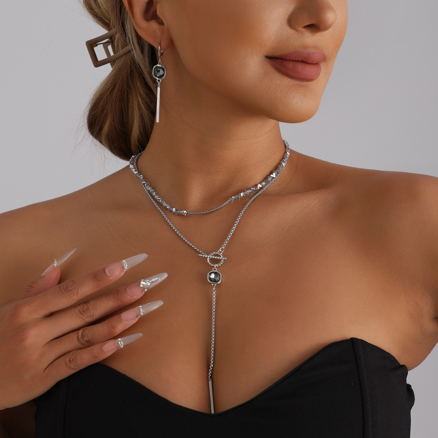 Accessories Minimalist Geometric Square Black Diamond Necklace for Women Small Set