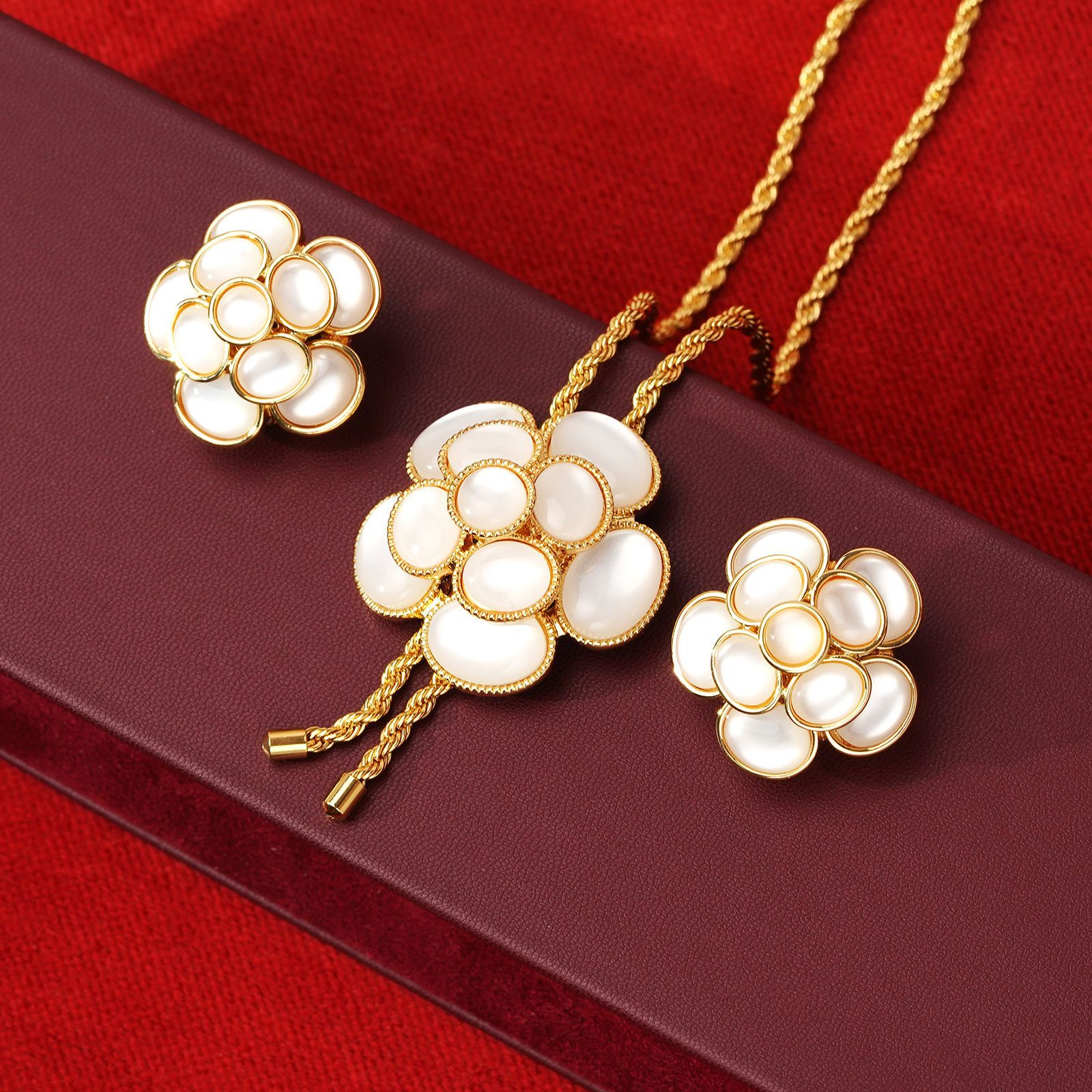 Qingdao accessories Hepburn-style pearl necklace camellia pendant earring set