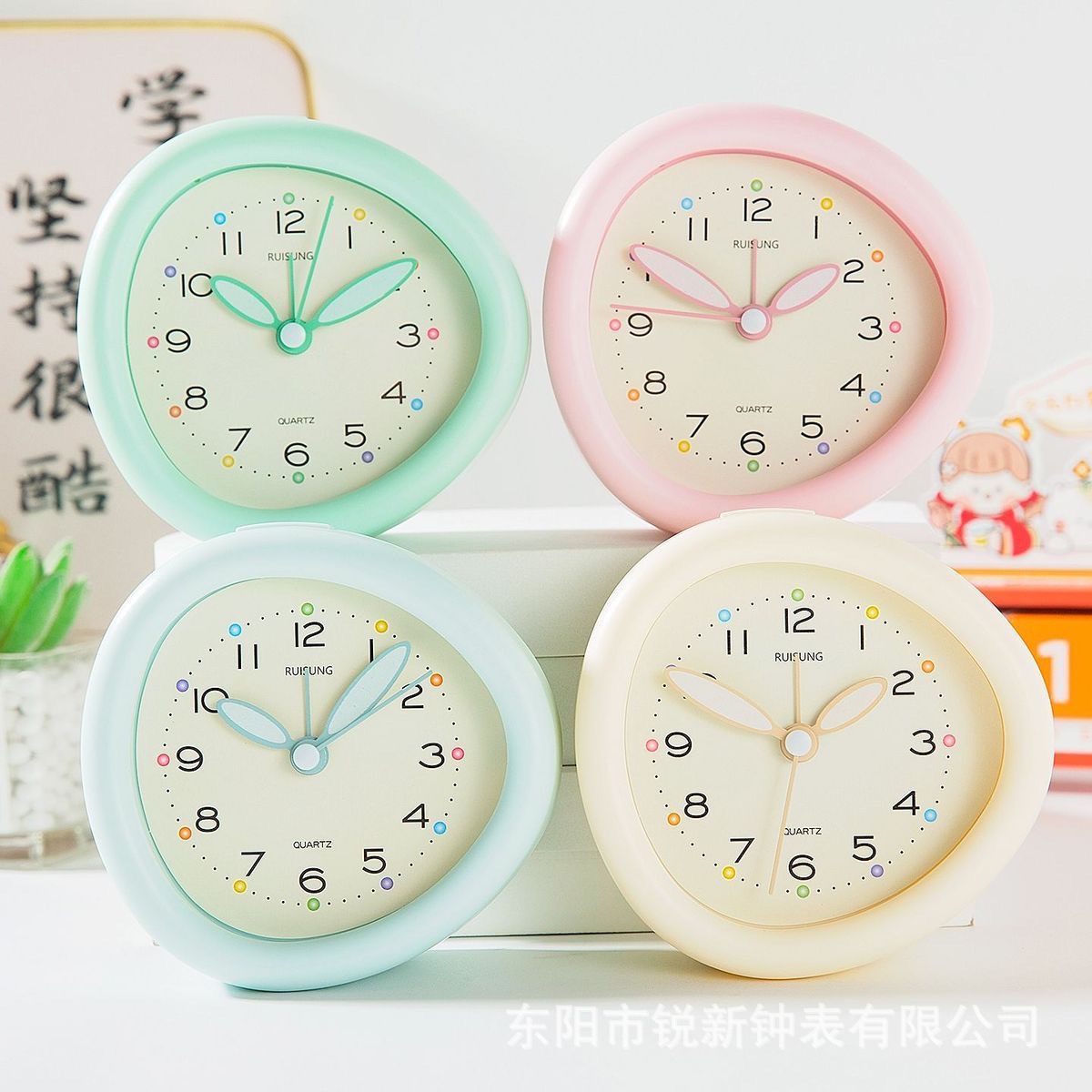 Desktop mini small alarm clock student desktop clock children table silent clock ornament learning