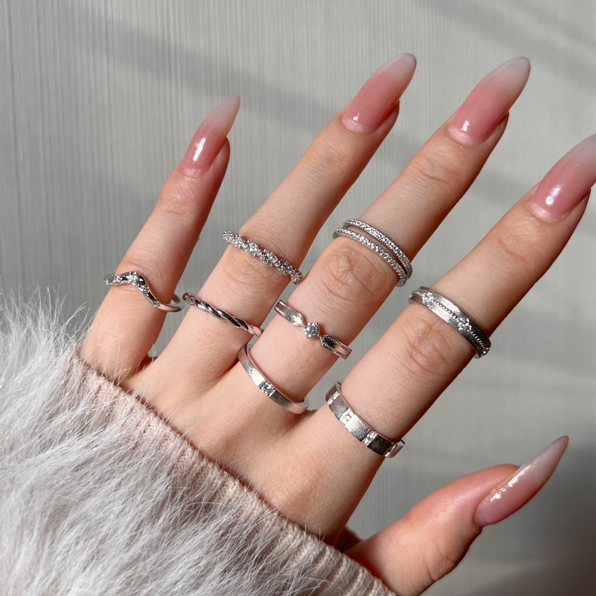 Small S925 sterling silver ring for women, simple row drill irregular closed ring
