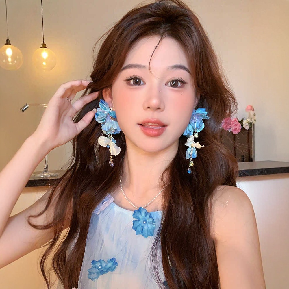 Blue Flower Tassel Earrings Women 2025 New Beach Vacation Style Earrings No Piercing Ear Cuffs