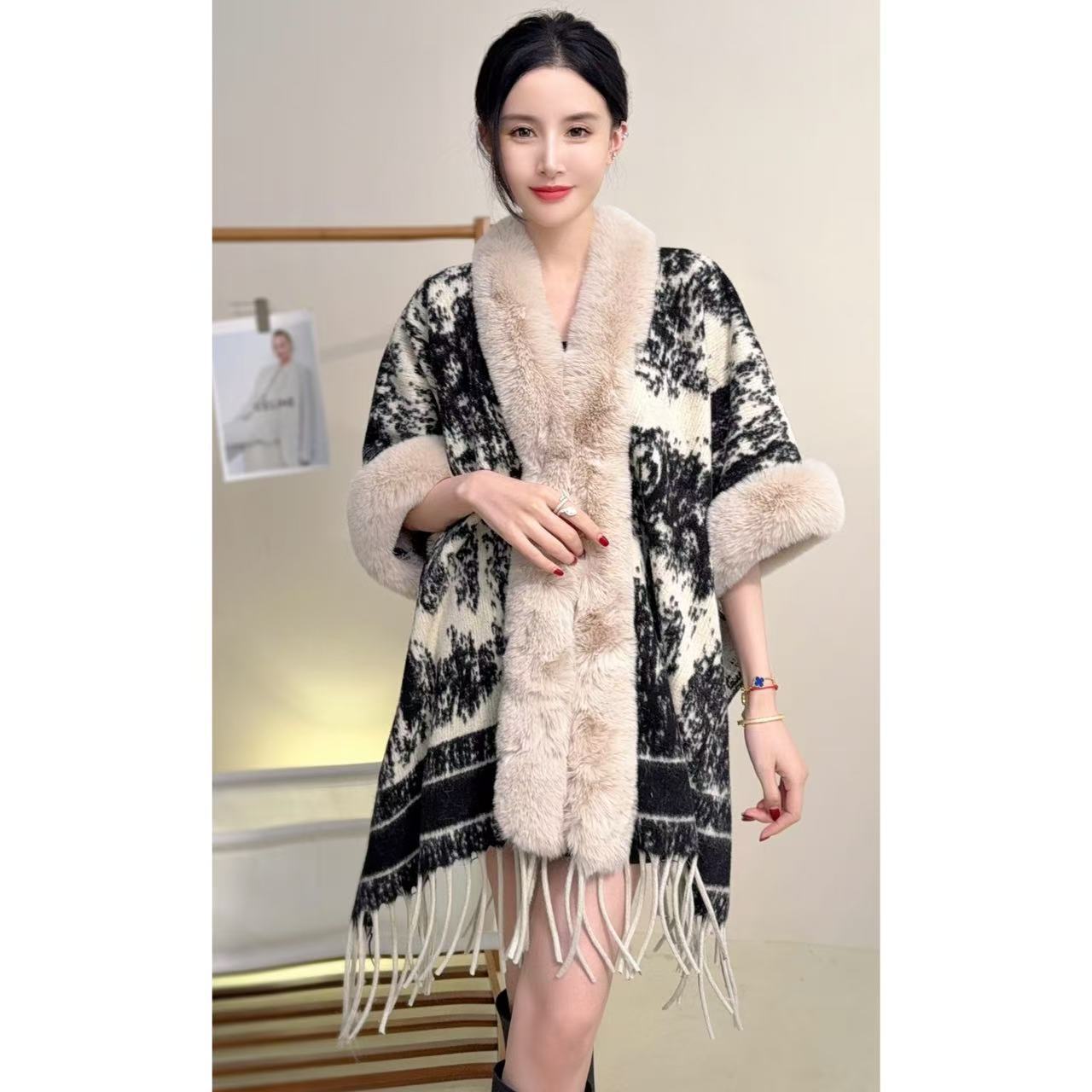 2026 Winter Japanese and Korean Sweet Ink Painting Shawl Women's Ethnic Style Fur Collar Fringe Outerwear