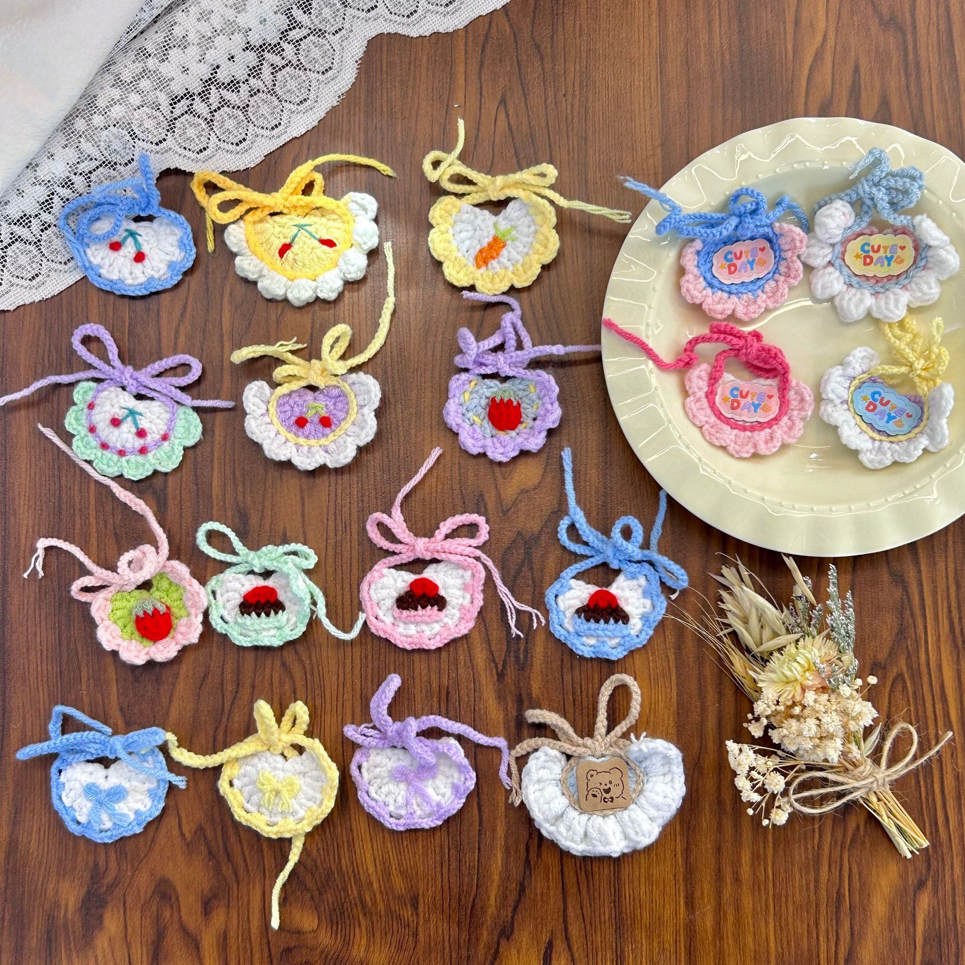 10cm self-mocking bear bib doll clothing hand crocheted bib bib Labubu kt replaceable accessory