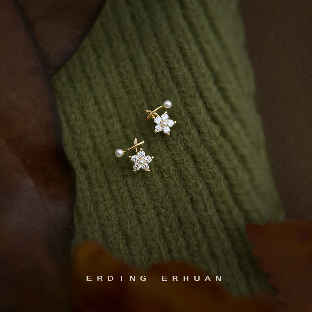 Mini version~Zircon small flower silver needle plated 14K sweet minimalist style commuting earrings