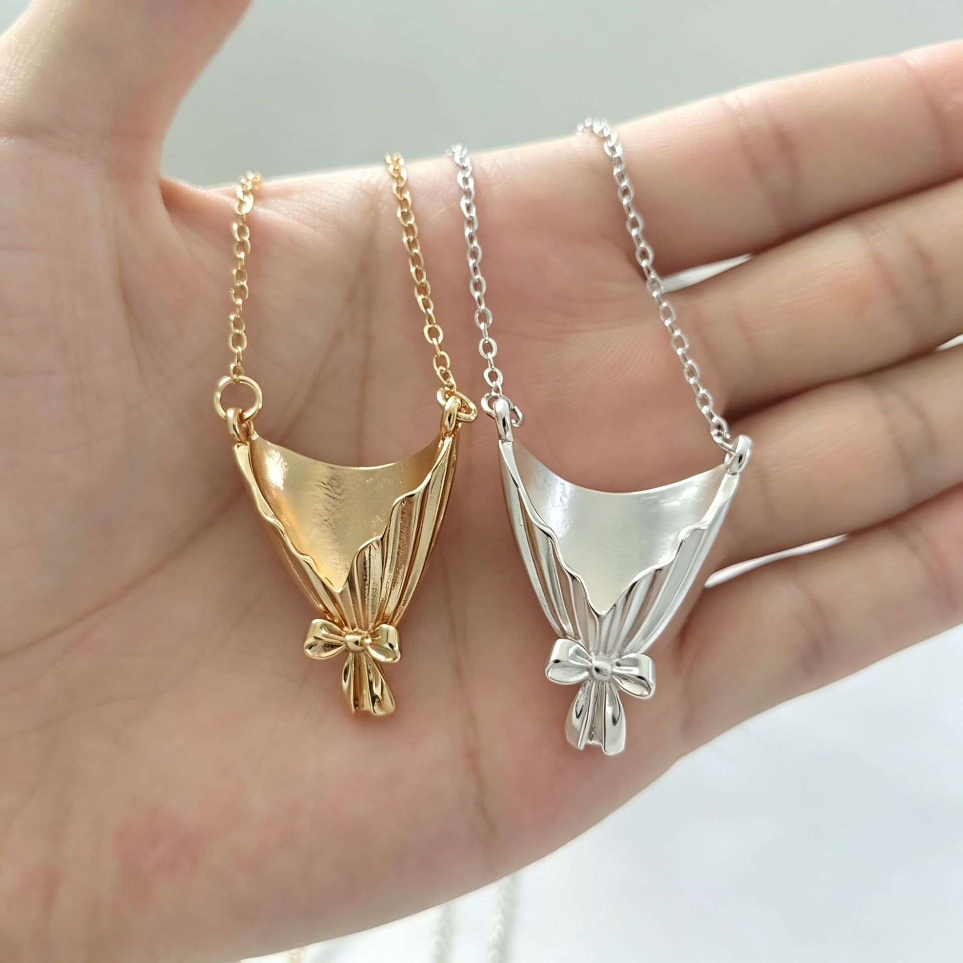 Independent Station Bouquet Bow Necklace Women Insertable Flower Collarbone Chain Neck Chain