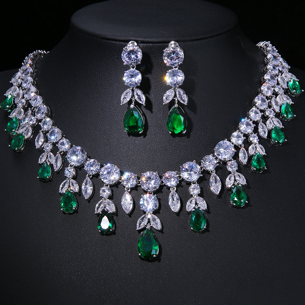 Exaggerated emerald zirconia earrings and necklace two-piece bridal set jewelry