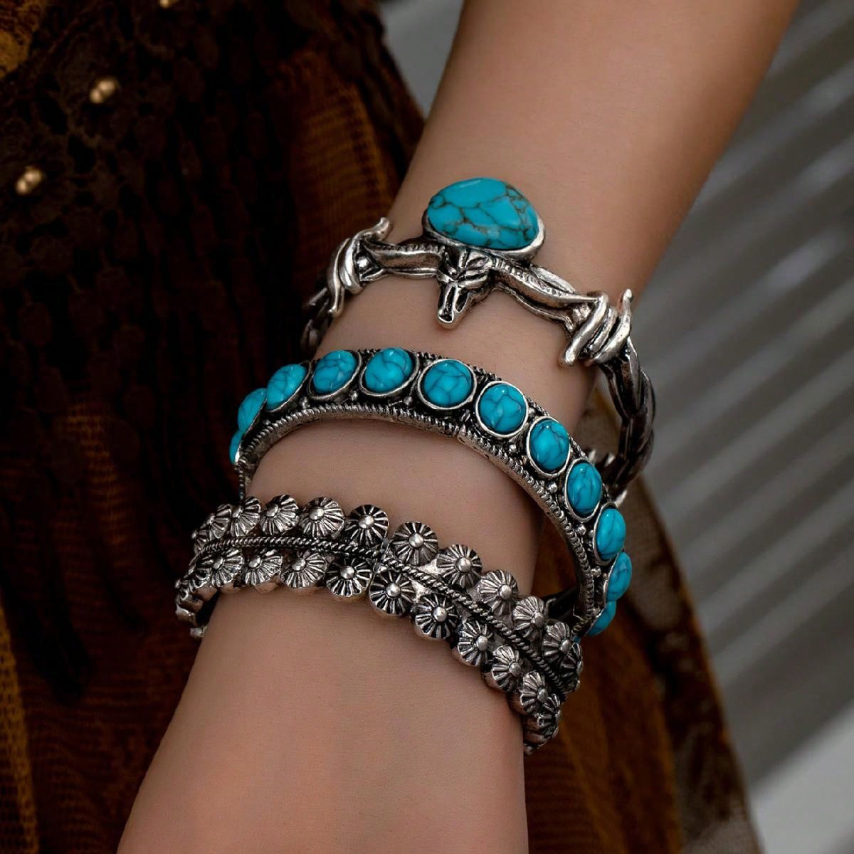 Qingdao Daiwei Accessories 1 Piece Western Cowboy Style Turquoise Decorated Bracelet