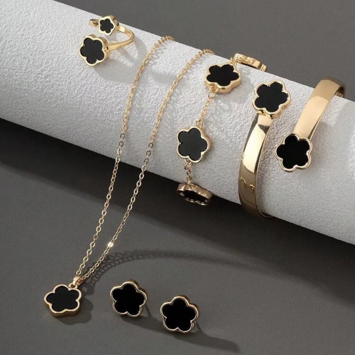 Clover Jewelry Set Wind Necklace Women Earrings Ring Bracelet Bangle