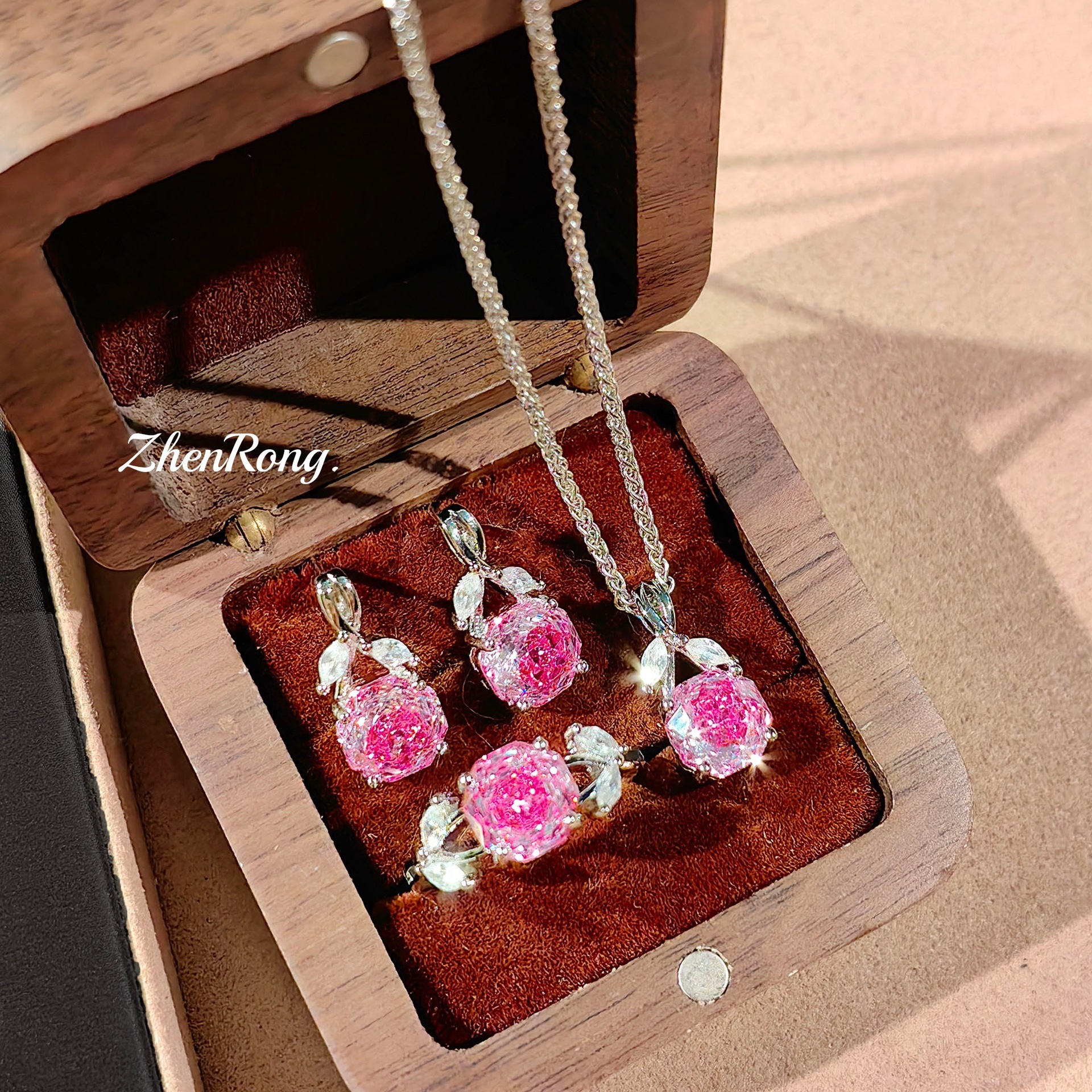 Octagonal millennium rose cut Klein blue necklace pendant inlaid rose red high carbon diamond earrings炫彩 yellow ring women