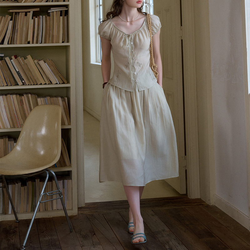 SimpleRetro Whisper of Silk Cool Tencel V-Neck Plant Embroidery Suit Set/Top Skirt