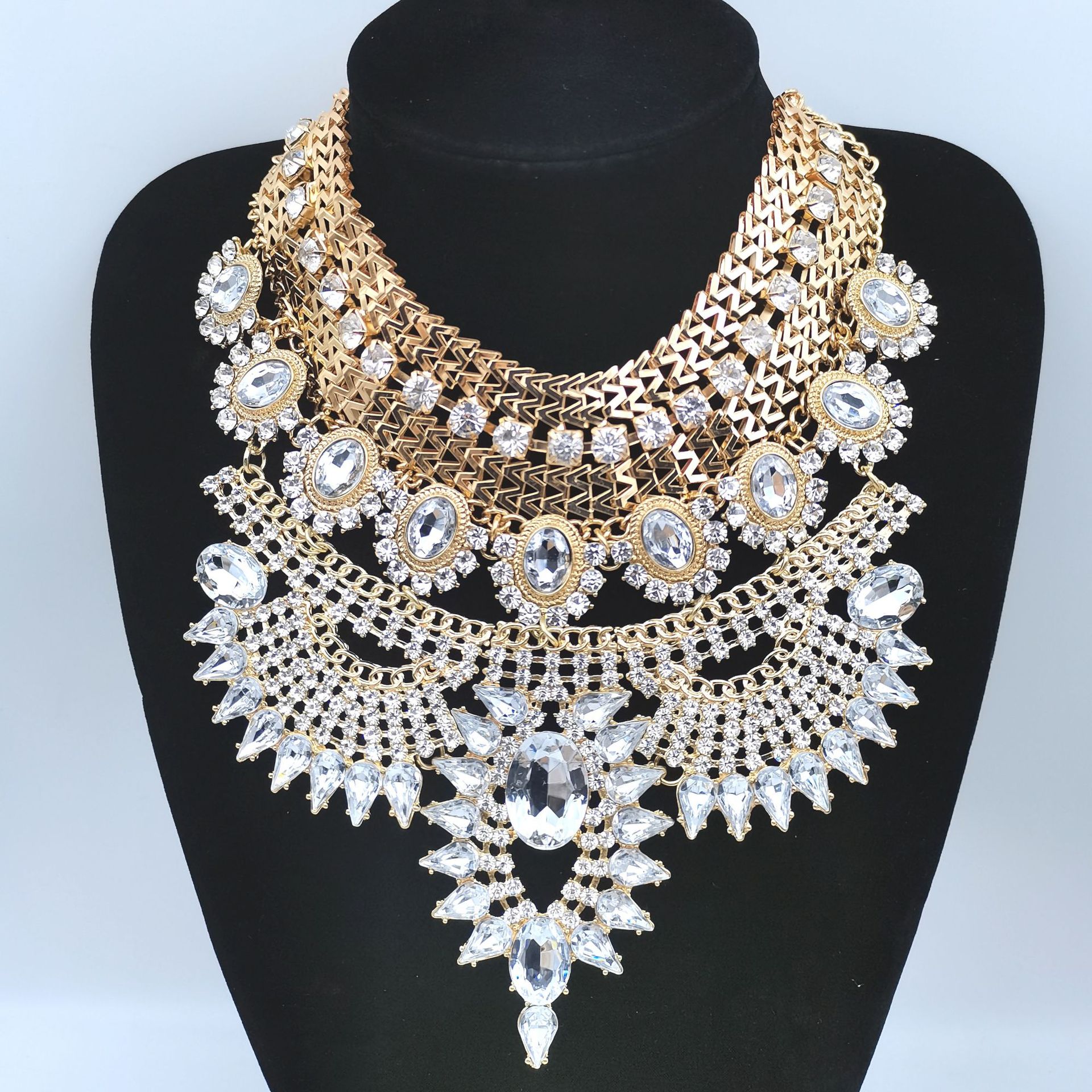 Exaggerated rhinestone metal necklace with large gemstone jewelry